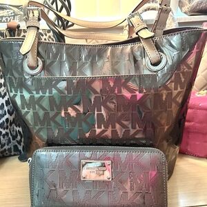 Preloved metallic Michael kors set